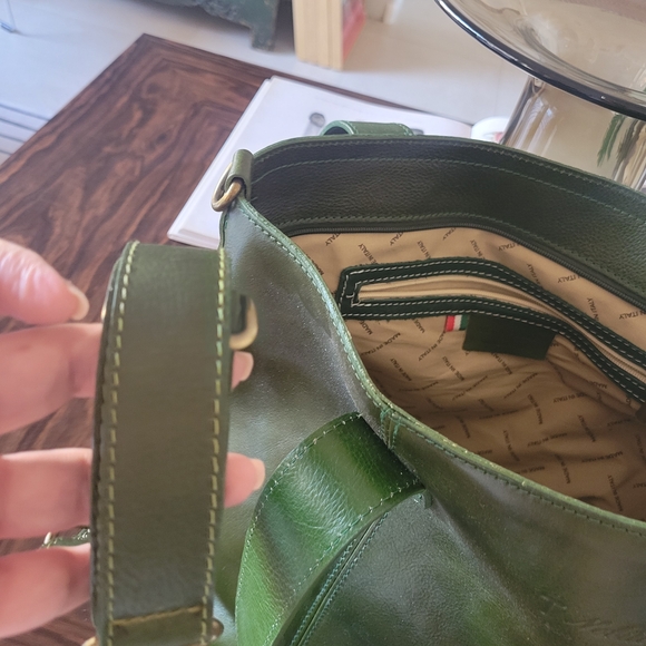 Green Italian Leather Tote Bag - Picture 7 of 7